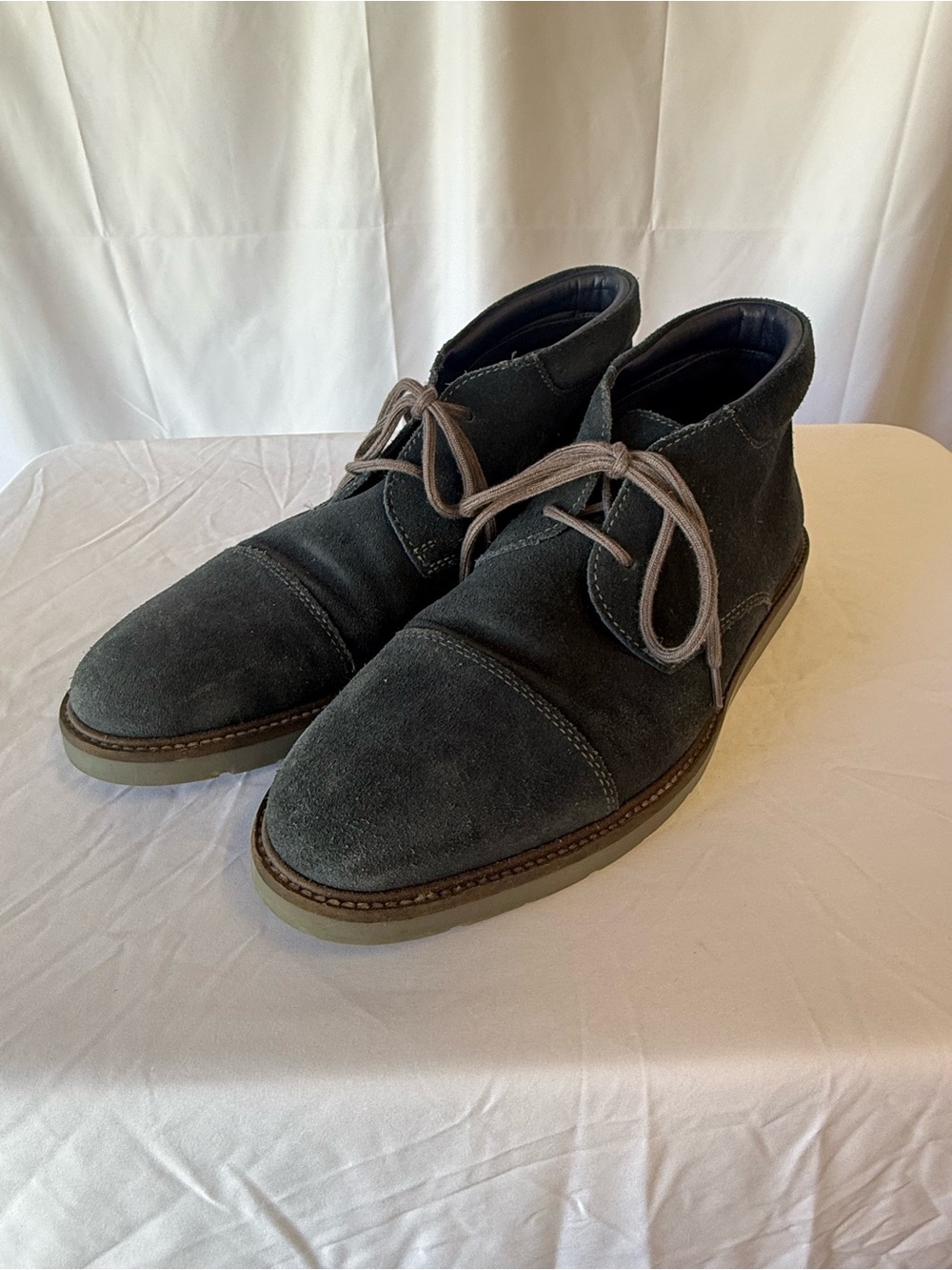 Clark’s Men’s 11 blue suede chukka boots lace up Clark’s collection